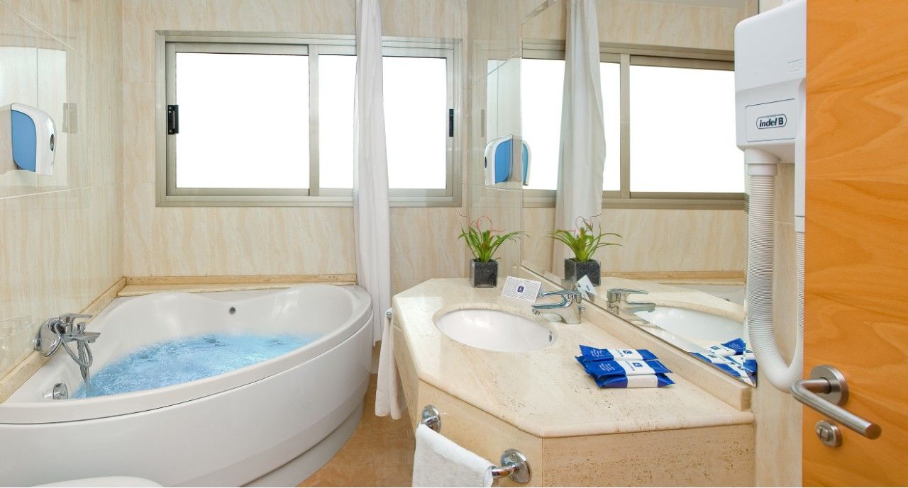 Hotel Rh Gijon & Spa Gandía Kültér fotó